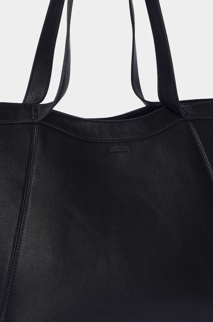 Voy Weekender Bag