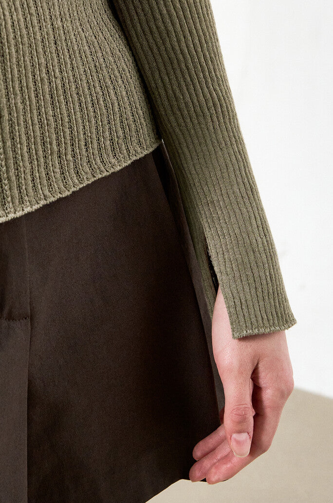 Linen-Blend High-Neck Buttoned Knit Top