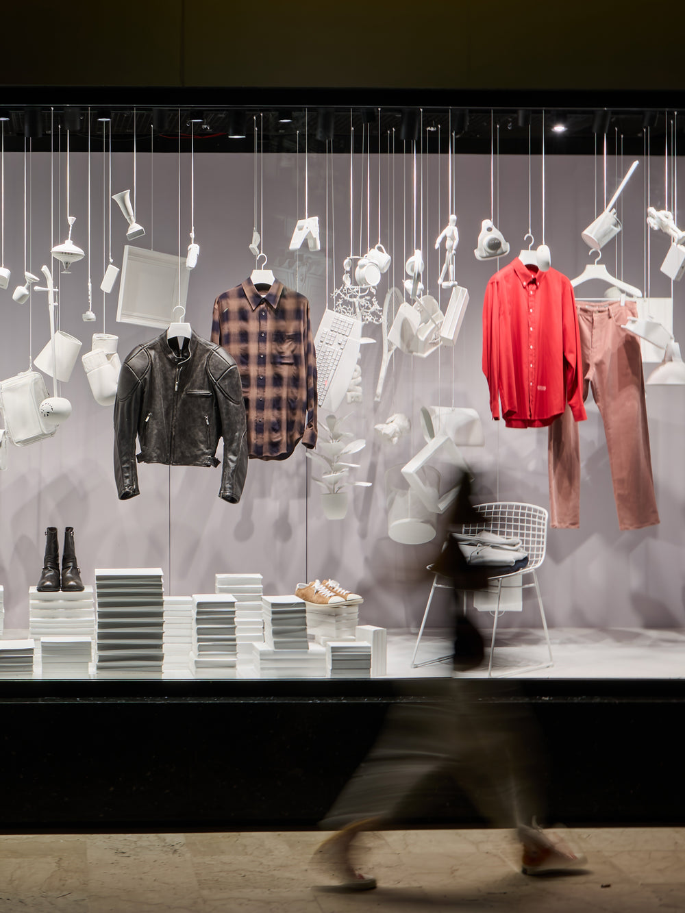 FW26 “Point suspendu” by Hong Young-hee at Galeries Lafayette Haussmann in Paris