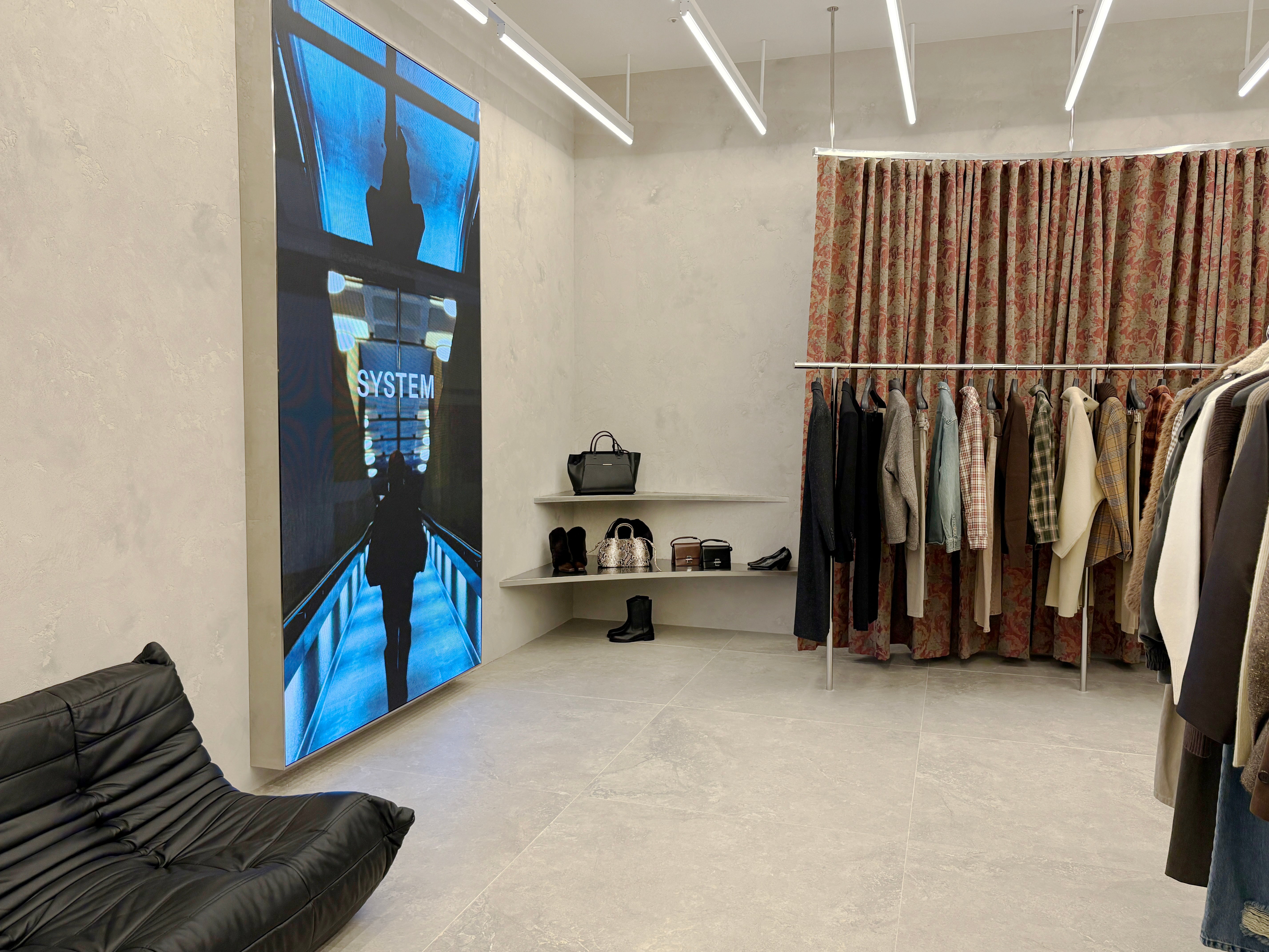 Stores – SYSTEM