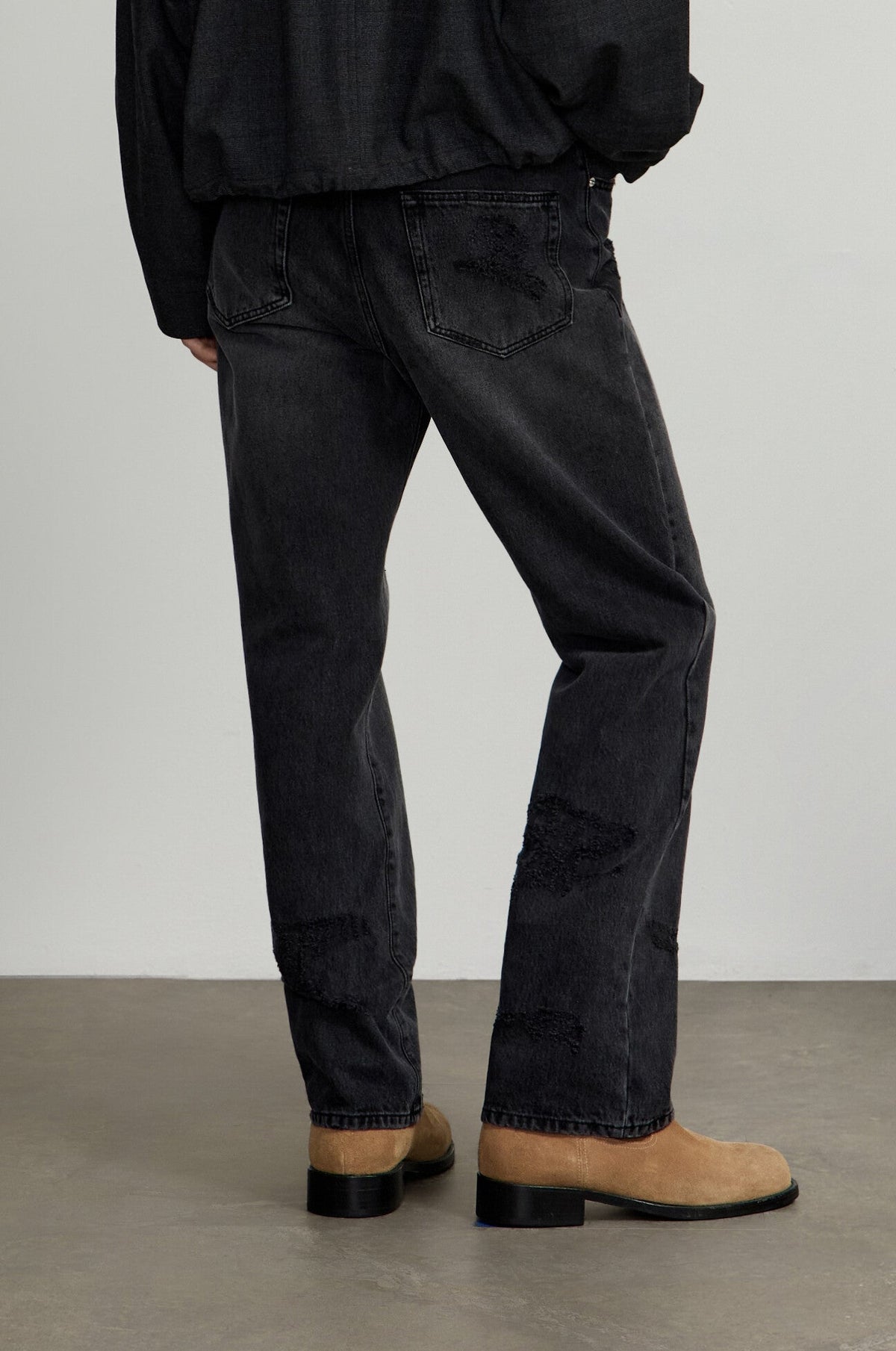 DISTRESSED STRAIGHT DENIM PANTS