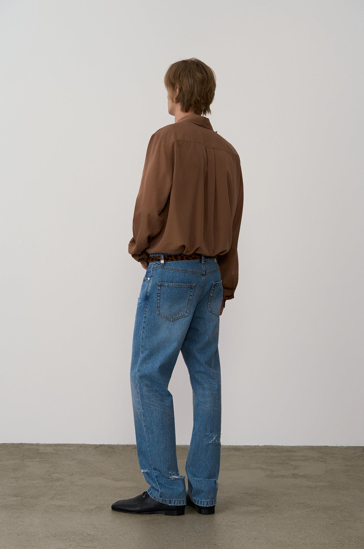 DISTRESSED STRAIGHT DENIM PANTS