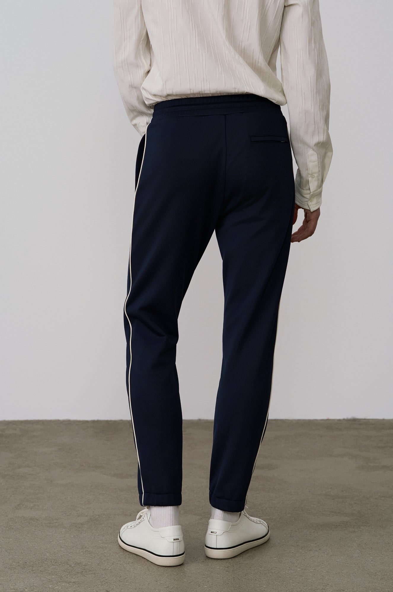 TRACK PANTS