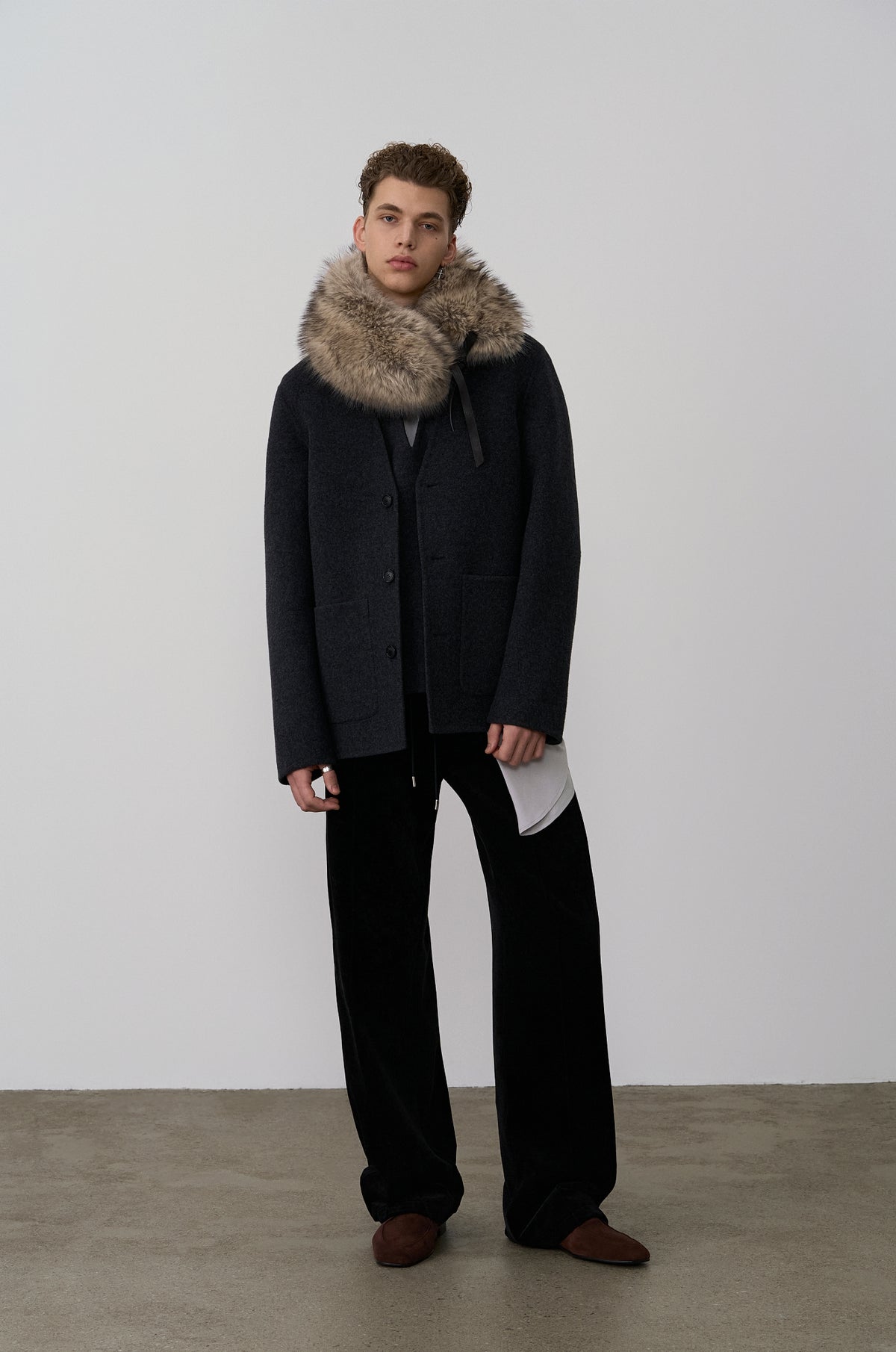 COLLARLESS JACKET