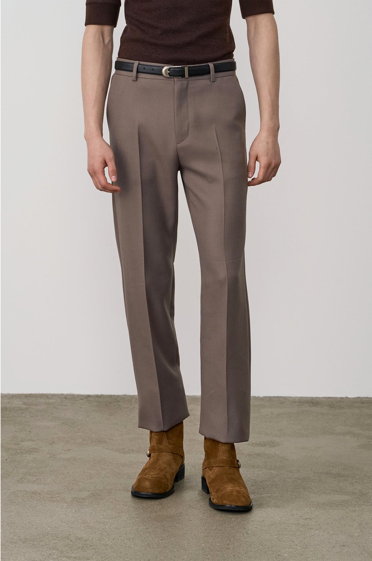 LOOSE STRAIGHT PANTS