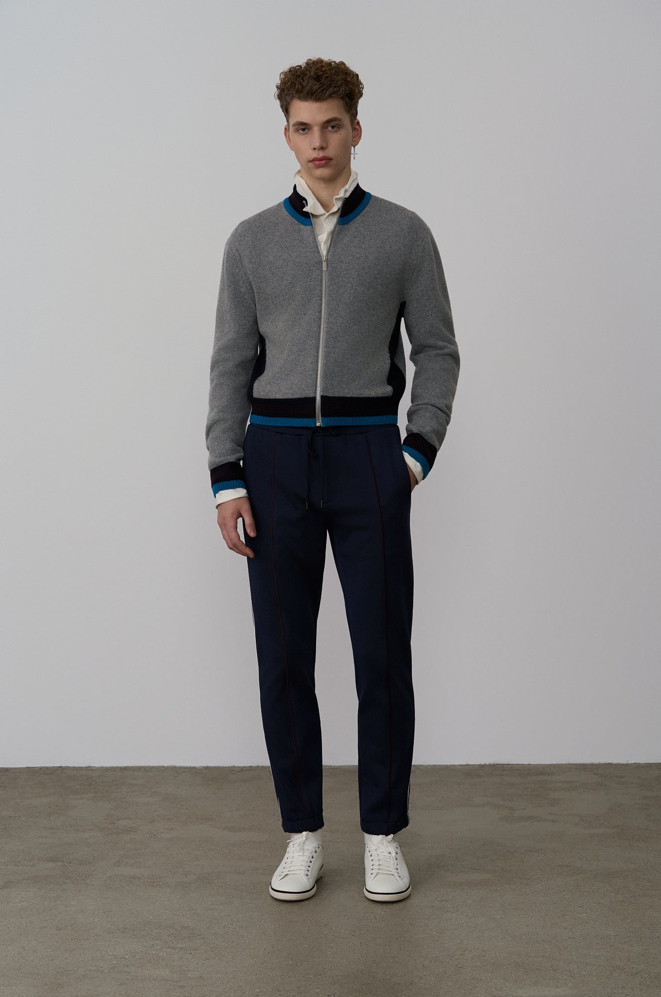 ROUND ZIP-UP KNIT CARDIGAN