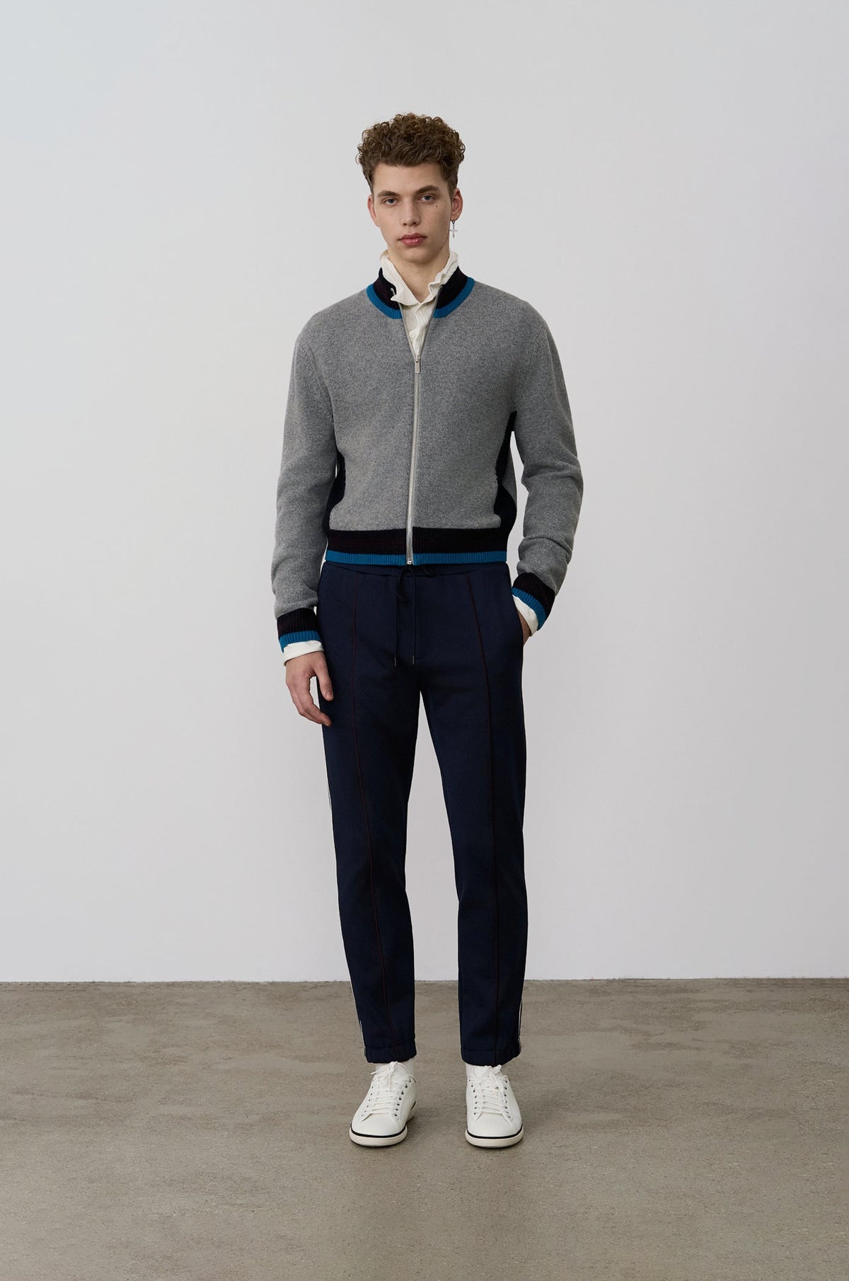 ROUND ZIP-UP KNIT CARDIGAN
