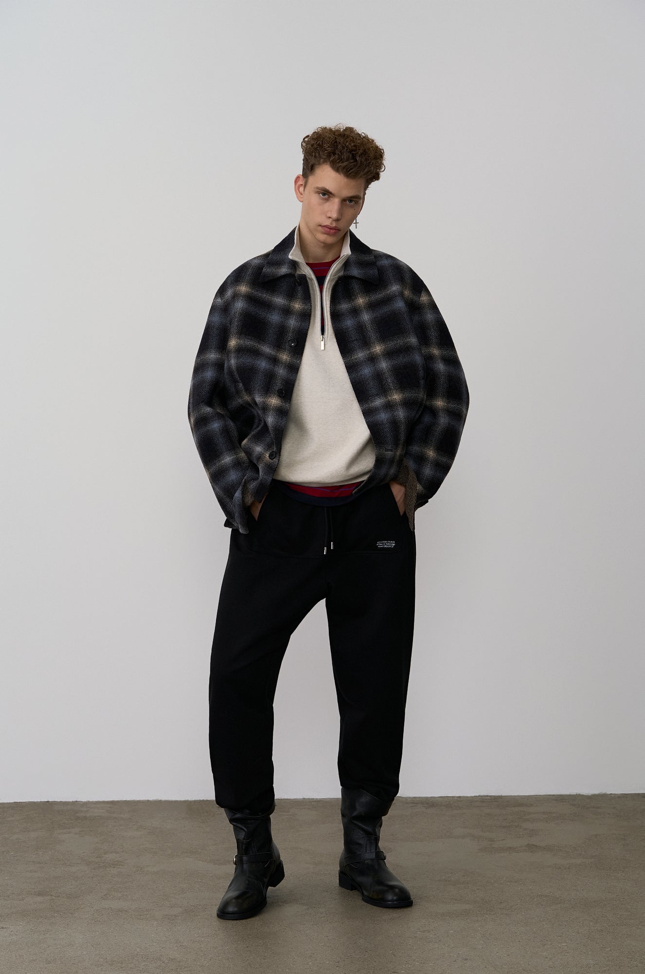POCKET-DETAILED JOGGER PANTS