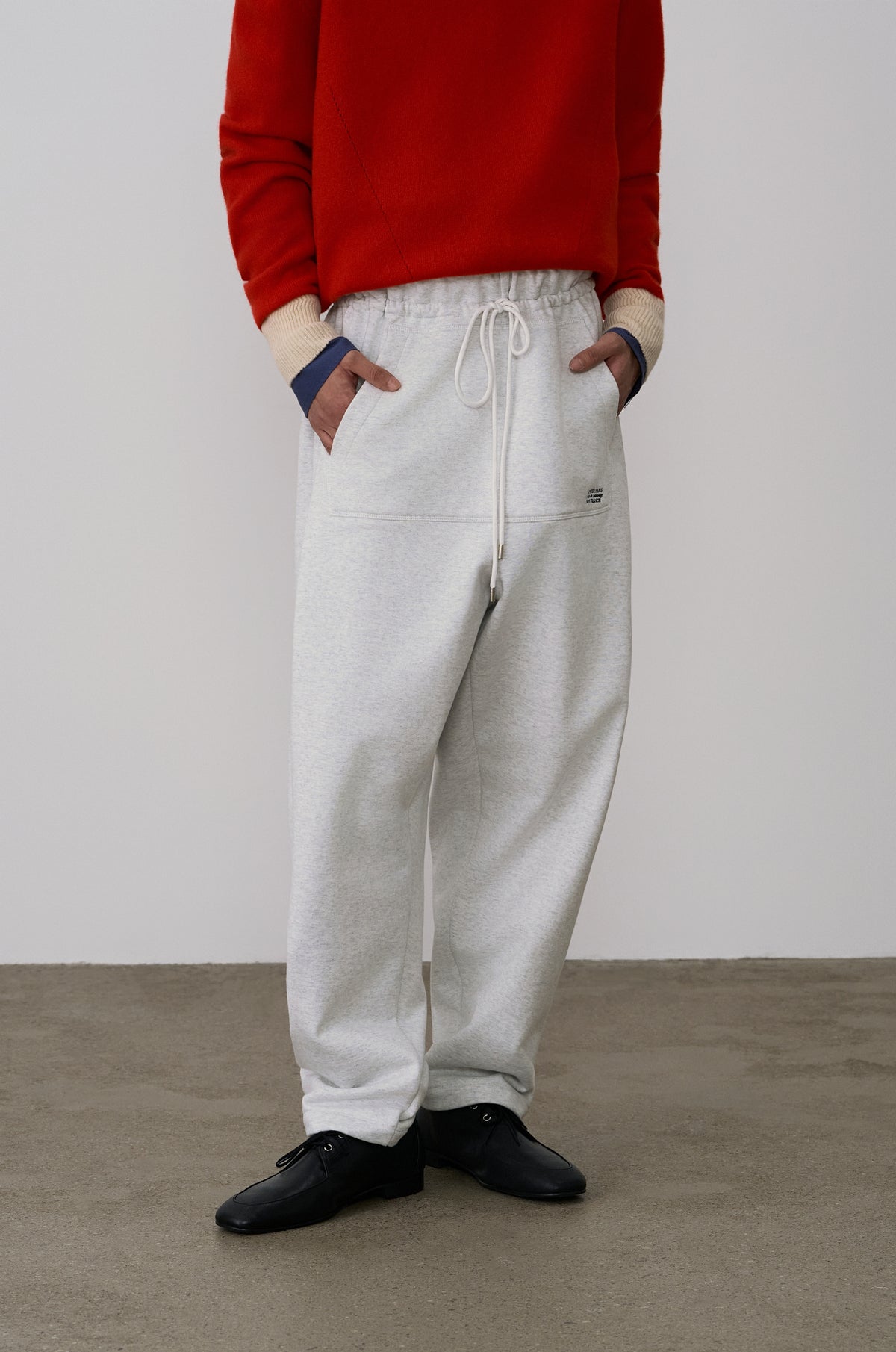 POCKET-DETAILED JOGGER PANTS
