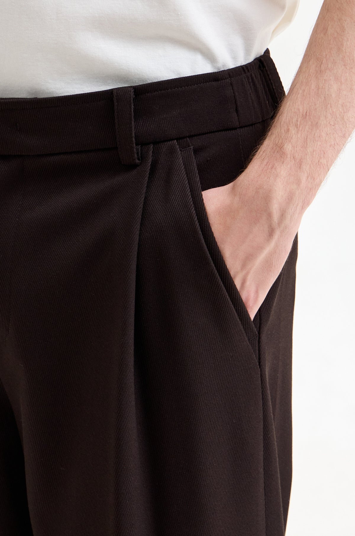 MODERN PLEATED WIDE PANTS