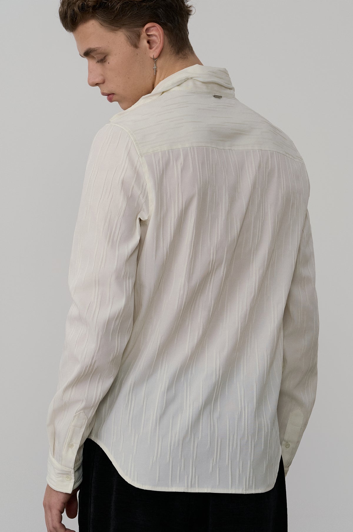 WIRE-COLLAR SHIRT