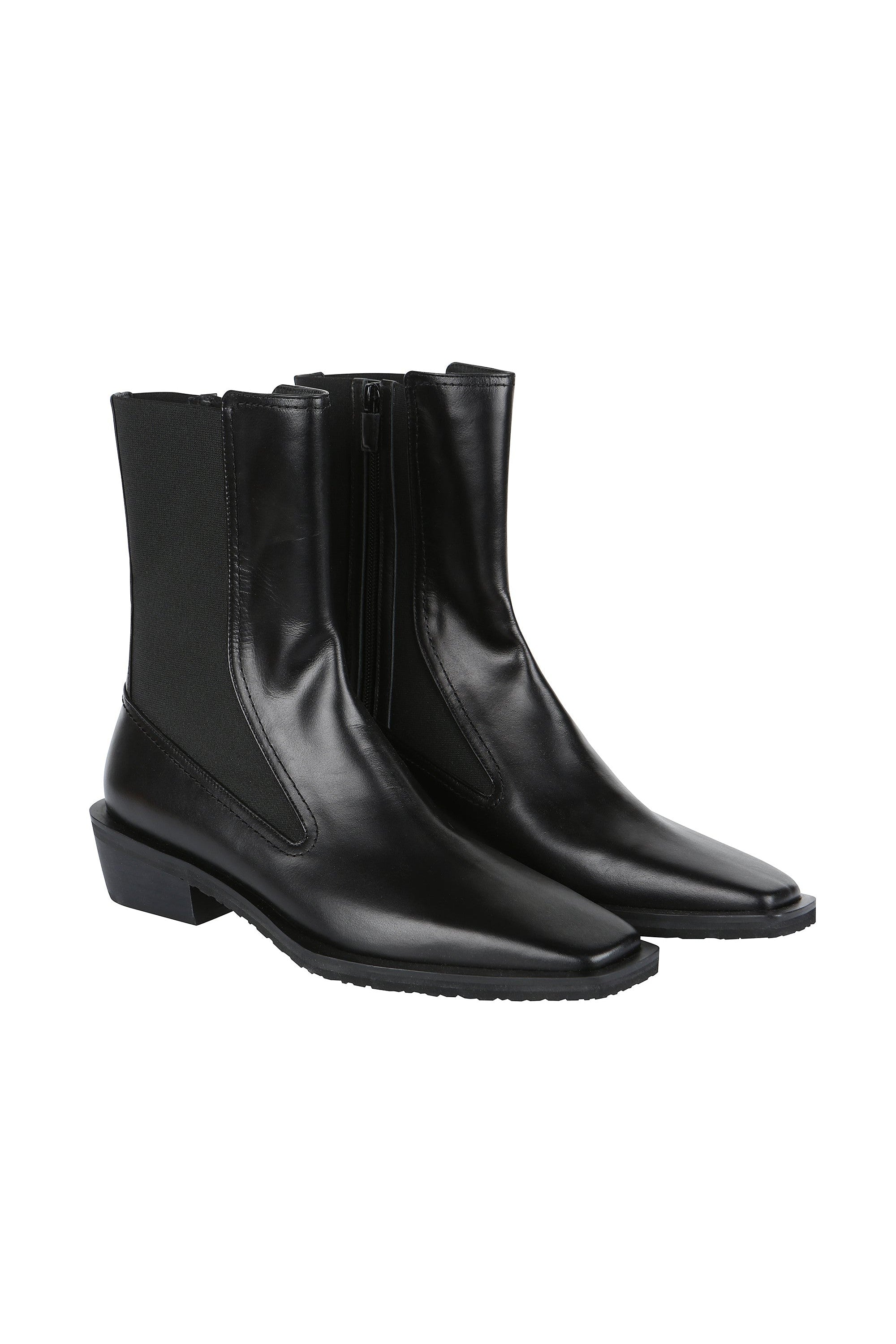 Pointed chelsea boot online