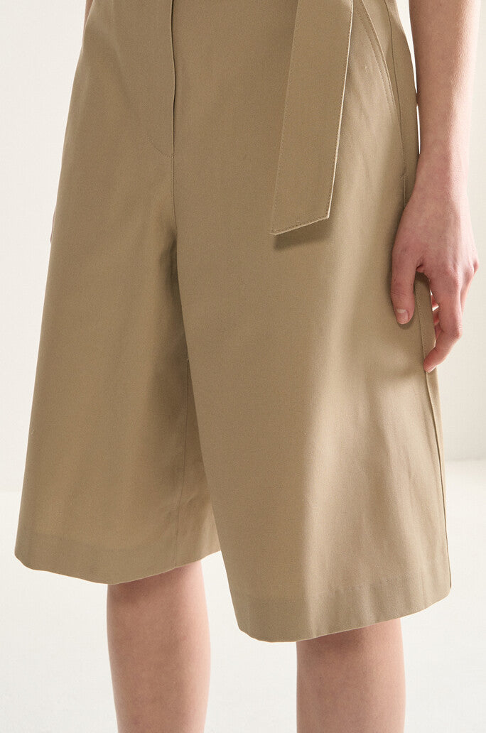 Cotton Bermuda Pants With Belt