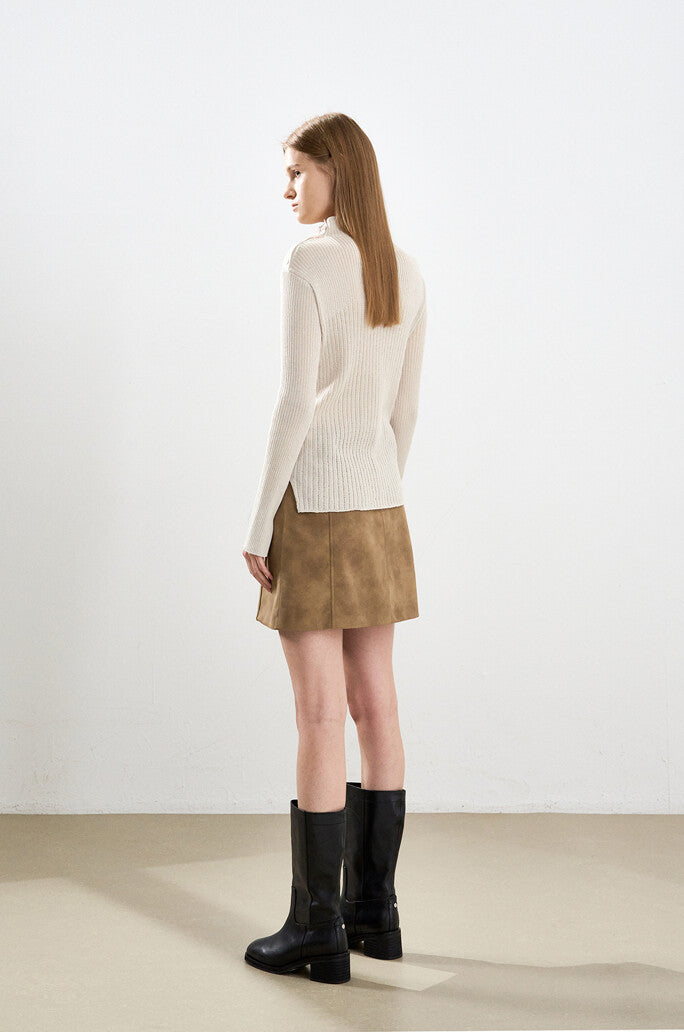 Linen-Blend High-Neck Buttoned Knit Top