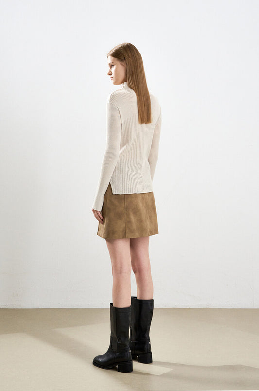 Linen-Blend High-Neck Buttoned Knit Top