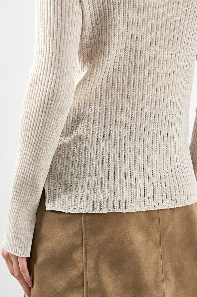 Linen-Blend High-Neck Buttoned Knit Top