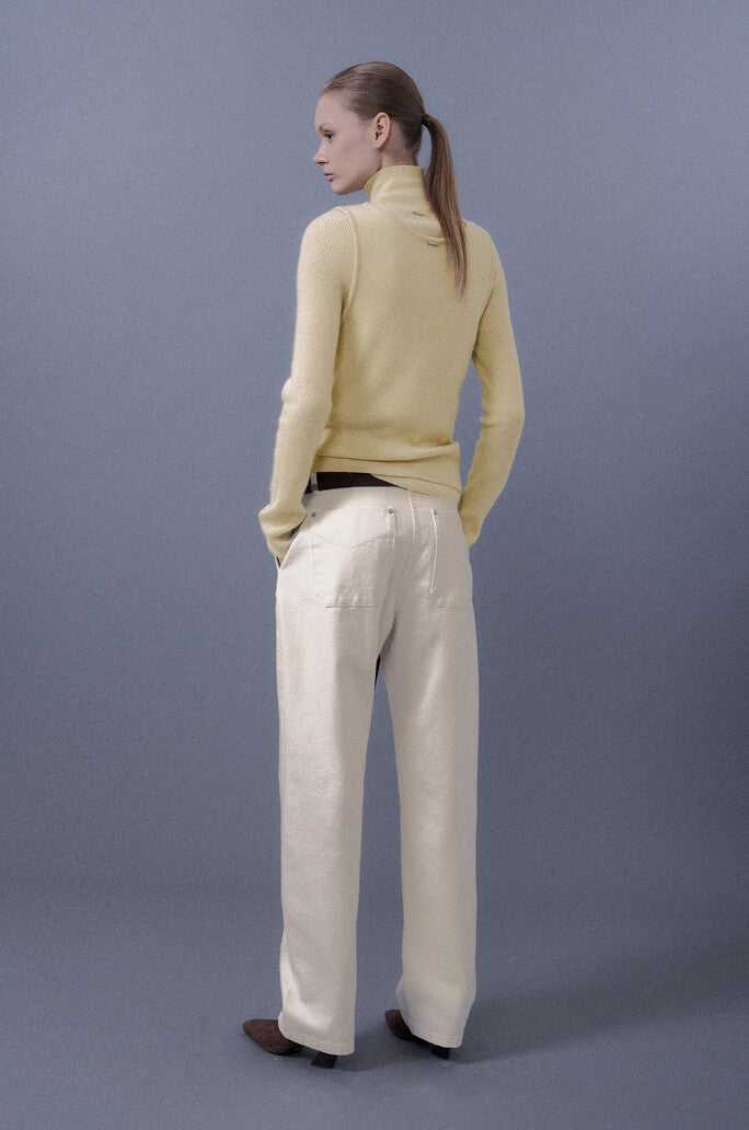 Curved Silhouett Denim Pants