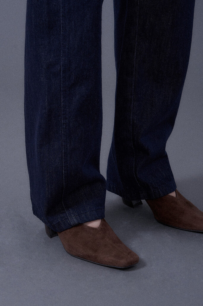 Curved Silhouett Denim Pants