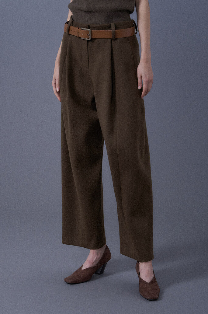 Curved Silhouette Trousers