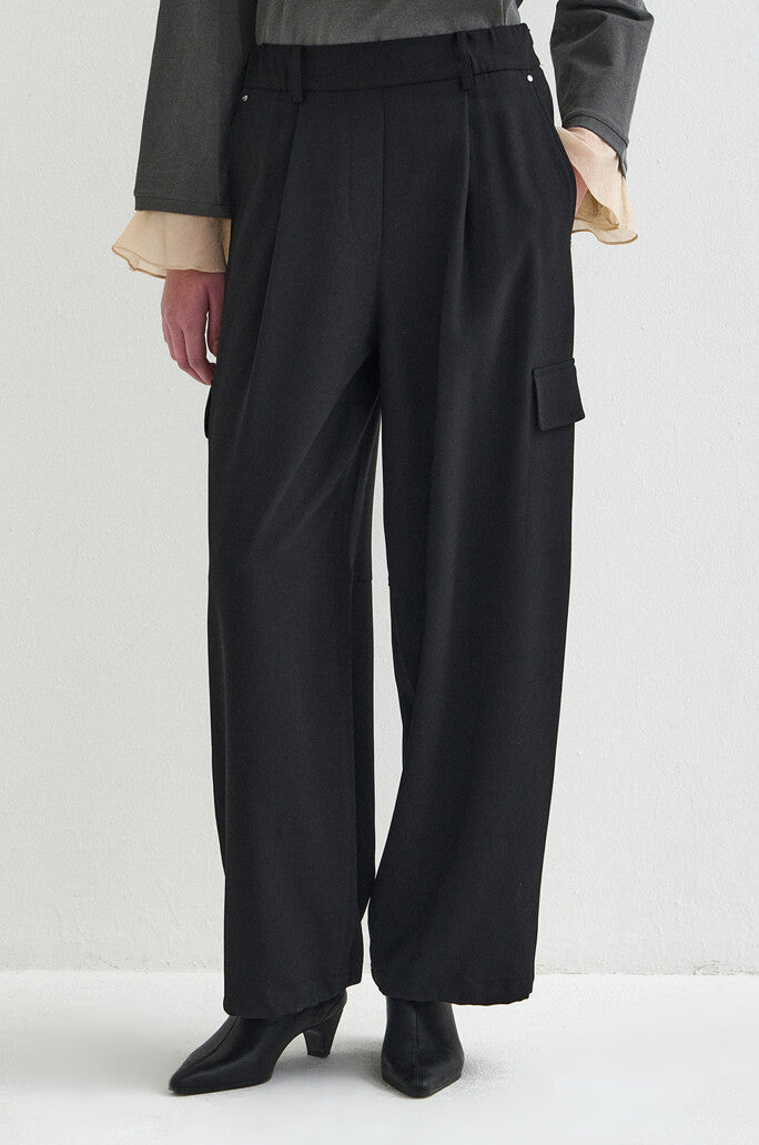 One-Tuck Drawstring Wide Cargo Pants