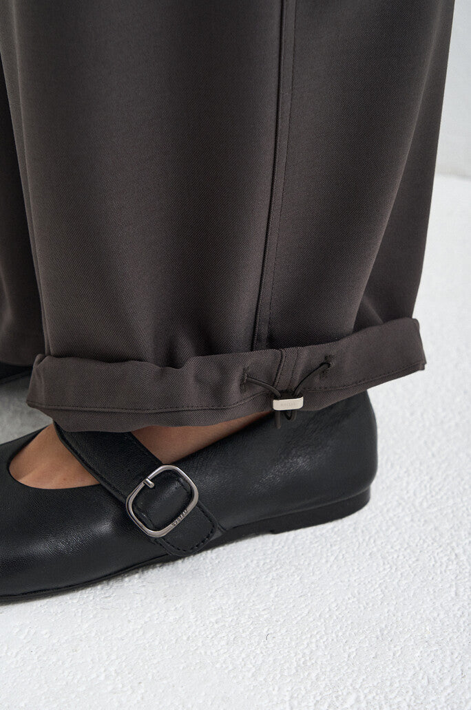 One-Tuck Drawstring Wide Cargo Pants