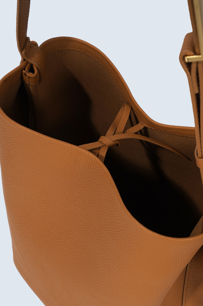 Curvea Bucket Bag