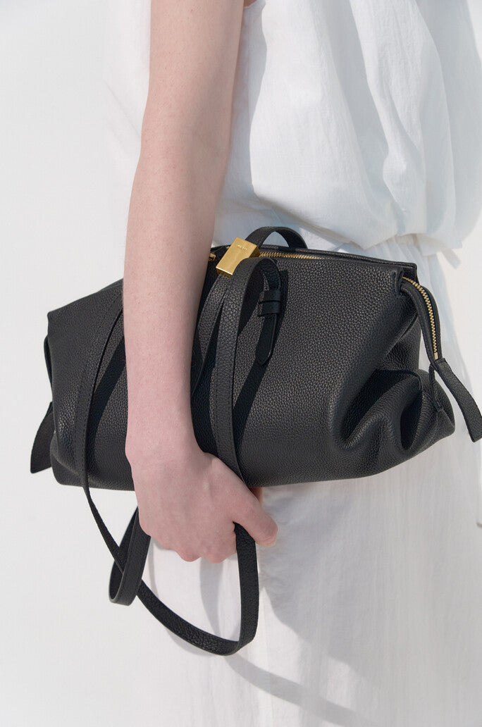 Curvea East-West Bag