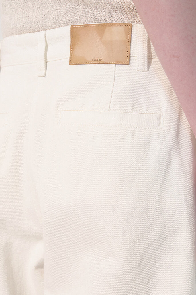 Wide-Fit Fluid Denim Pants