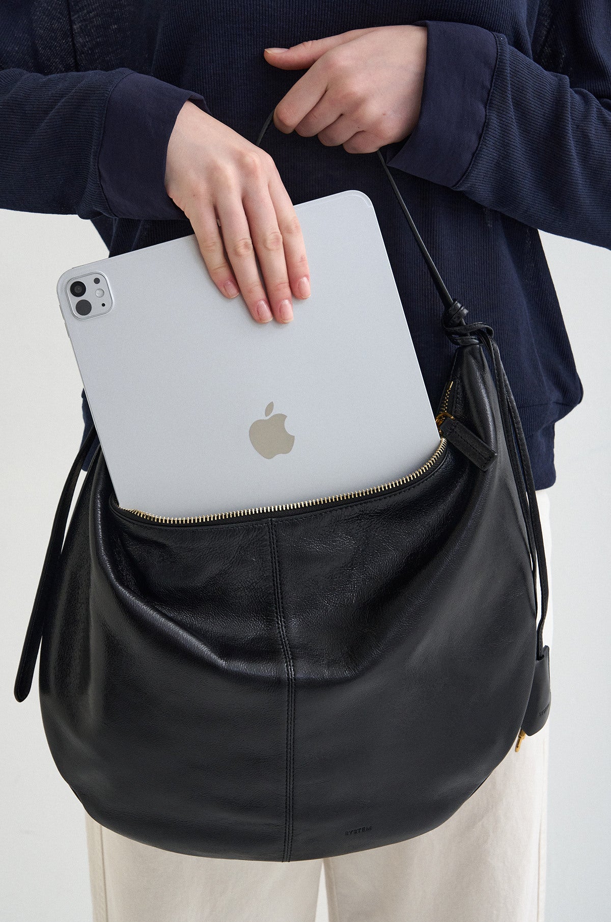OPUS LAMBSKIN HOBO BAG M