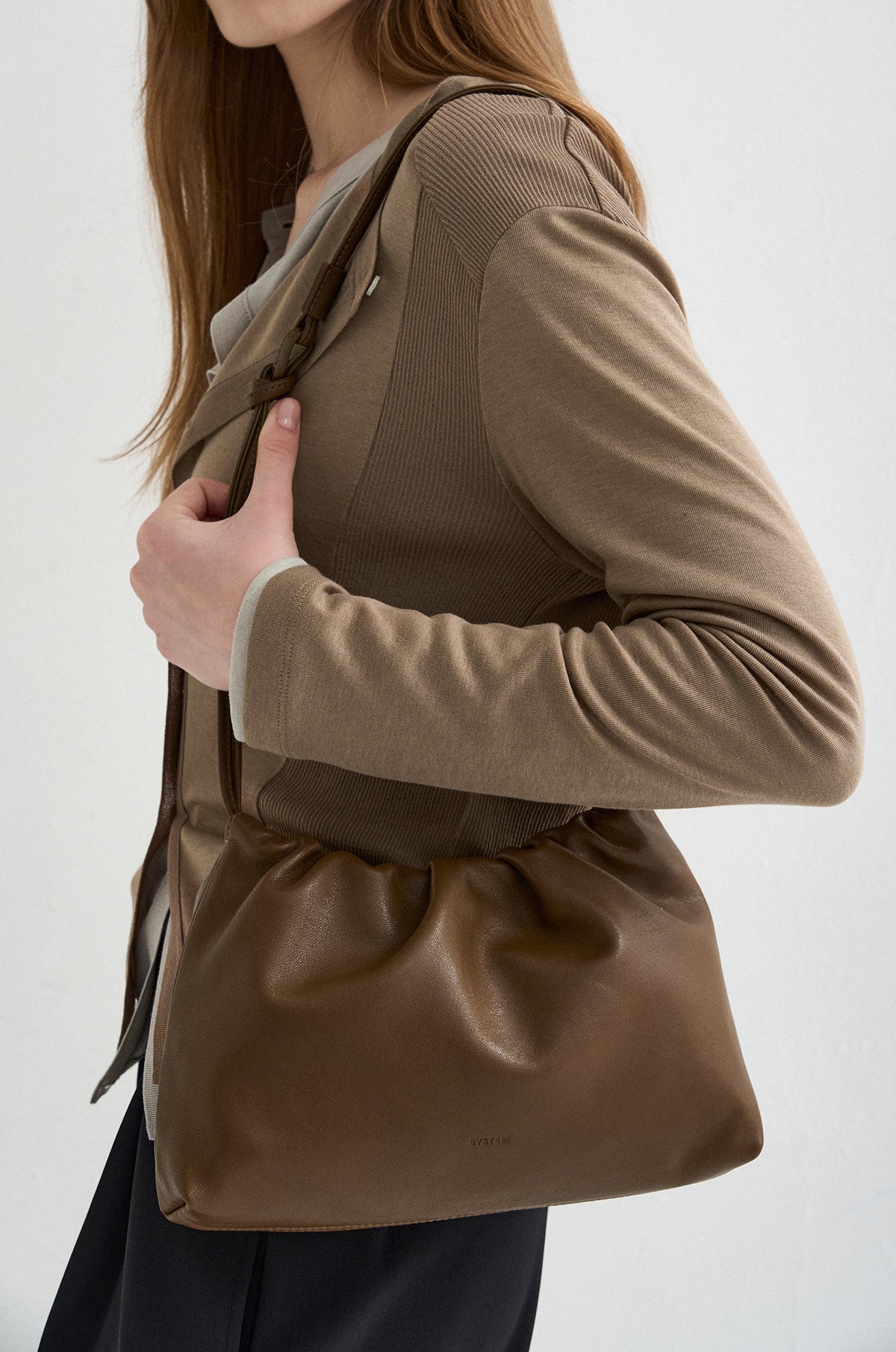 REEV LEATHER SHOULDER BAG