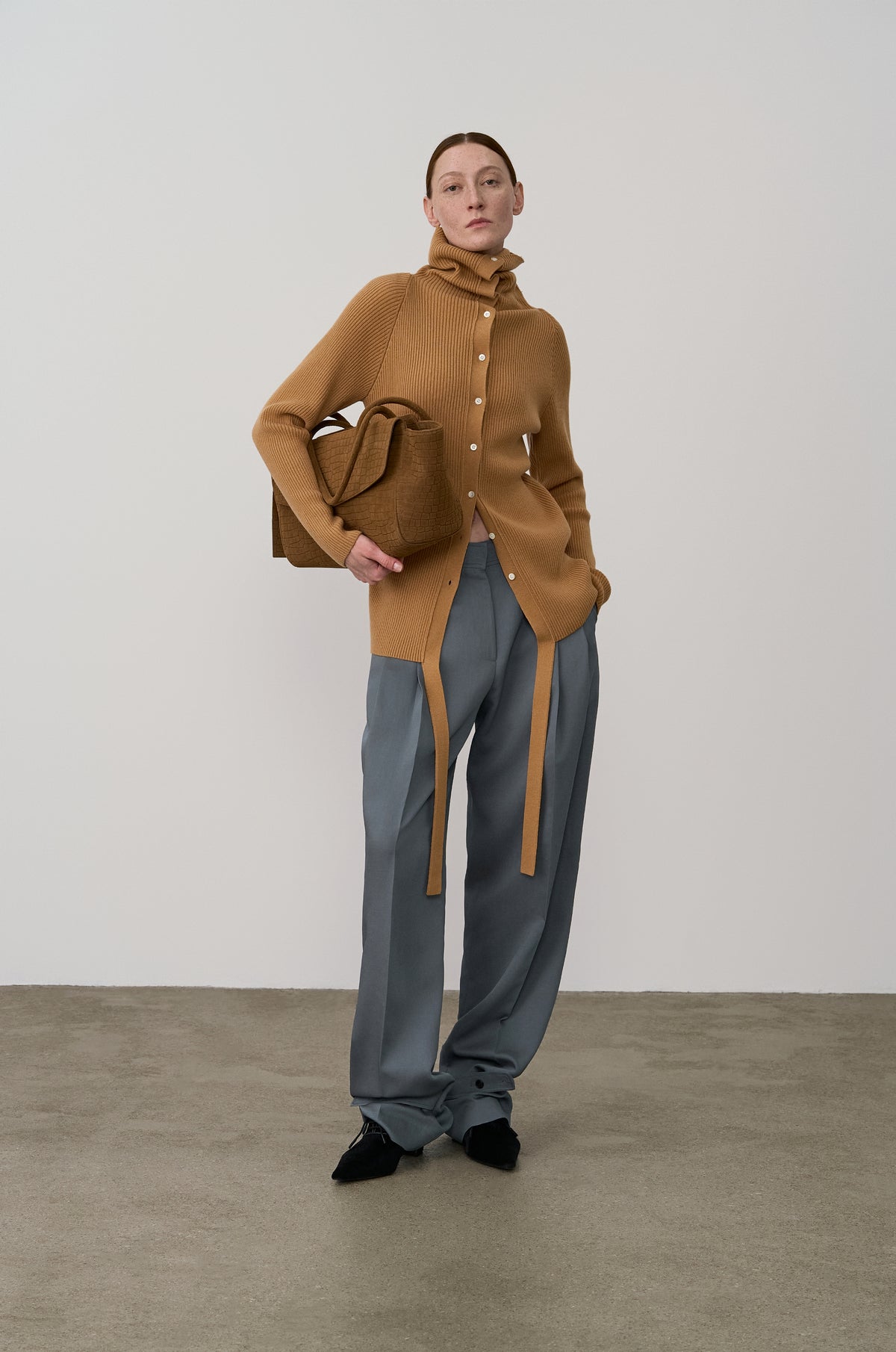 STRUCTURED TWO-WAY KNIT TOP