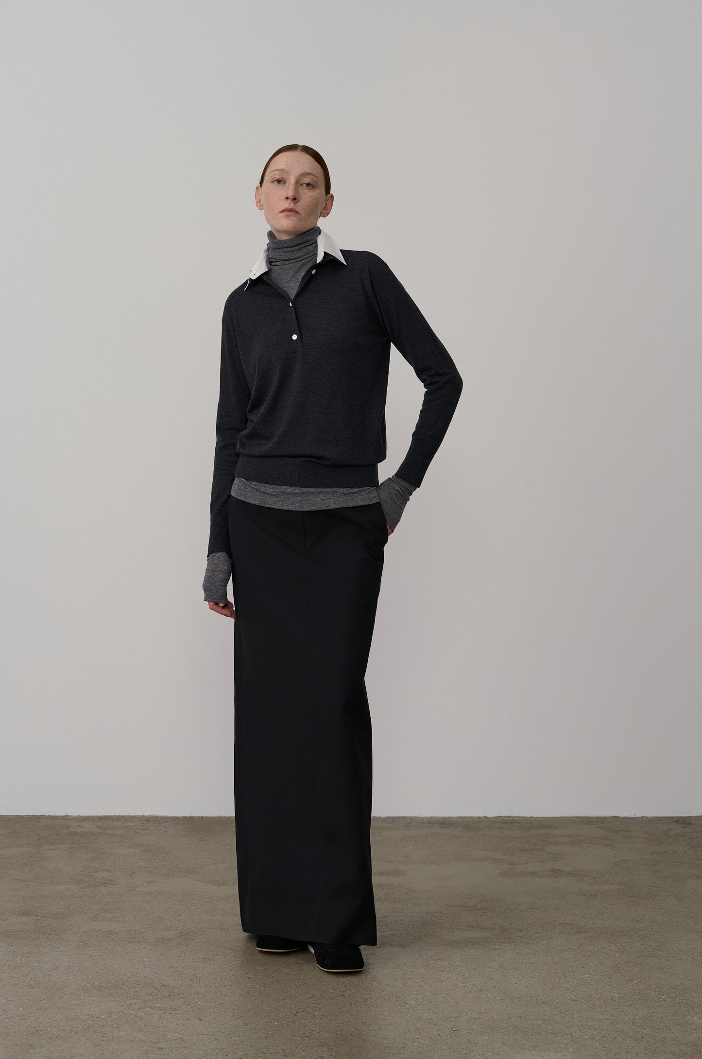 DETACHABLE COLLAR SLIM-FIT KNIT TOP