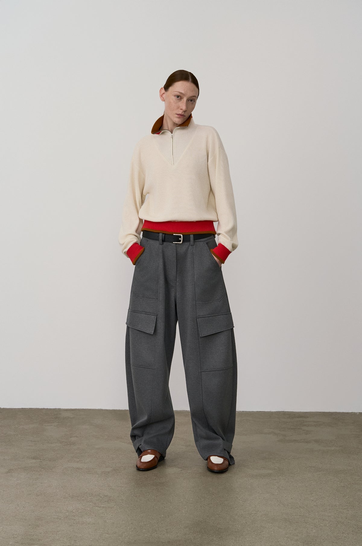 TWO TONE ZIP-UP KNIT TOP