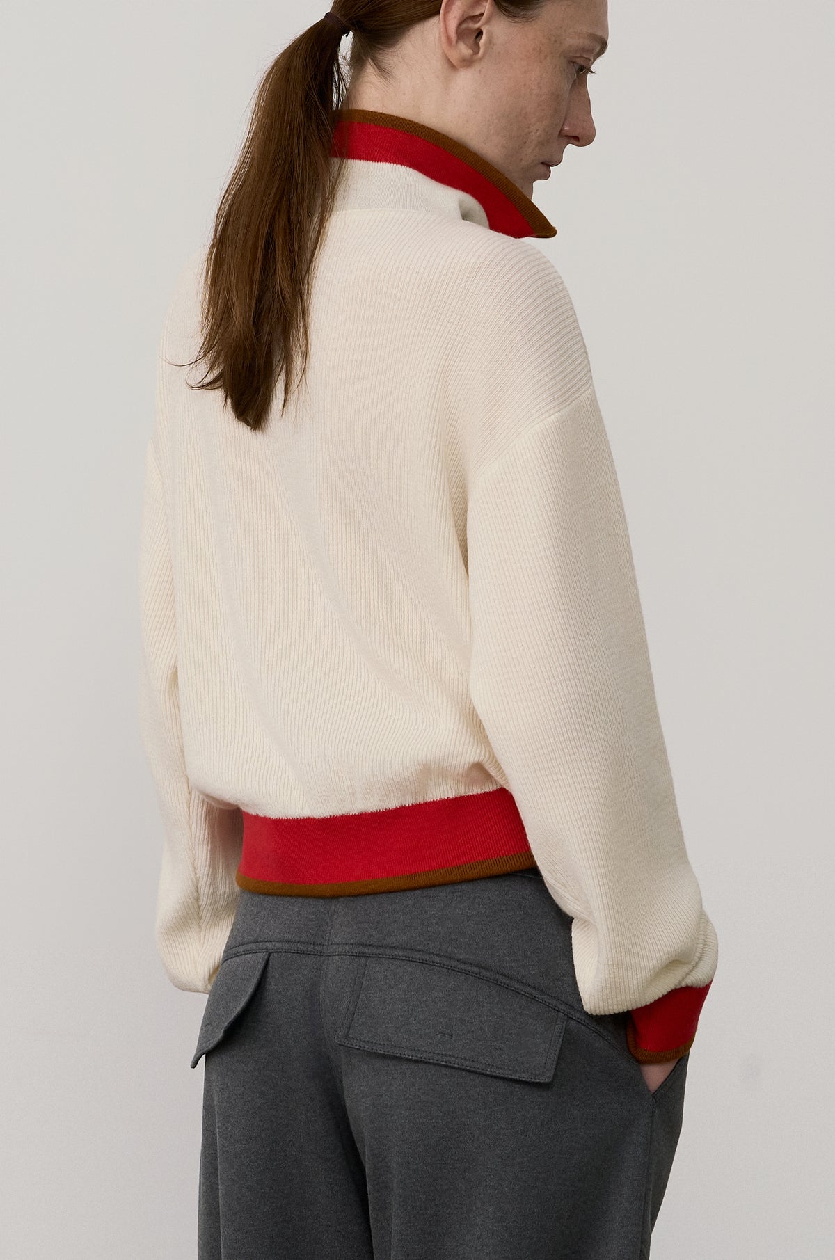 TWO TONE ZIP-UP KNIT TOP