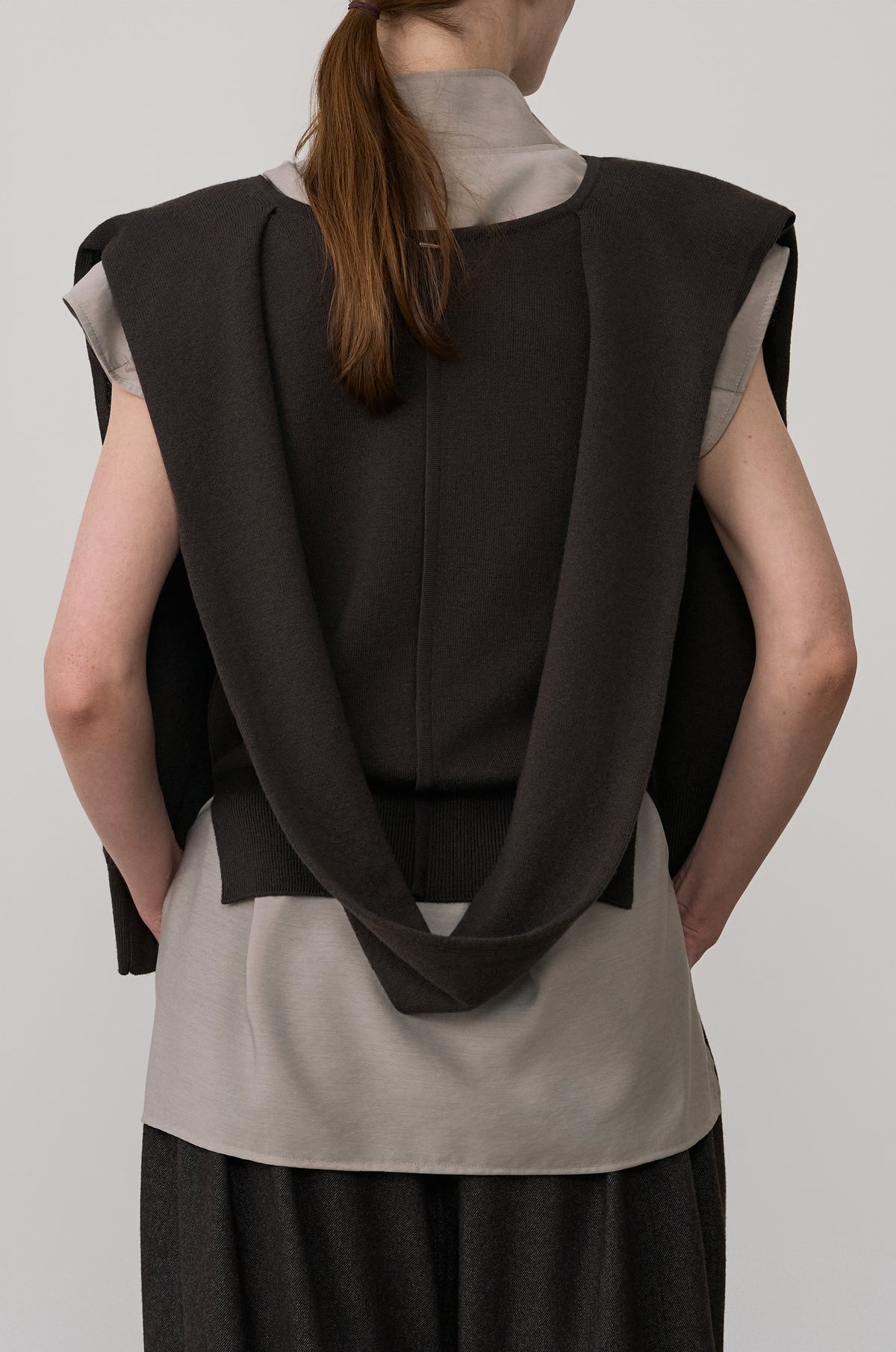 CONVERTIBLE-SLEEVE WOOL KNIT TOP