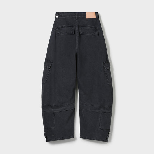 CURVED CARGO DENIM PANTS