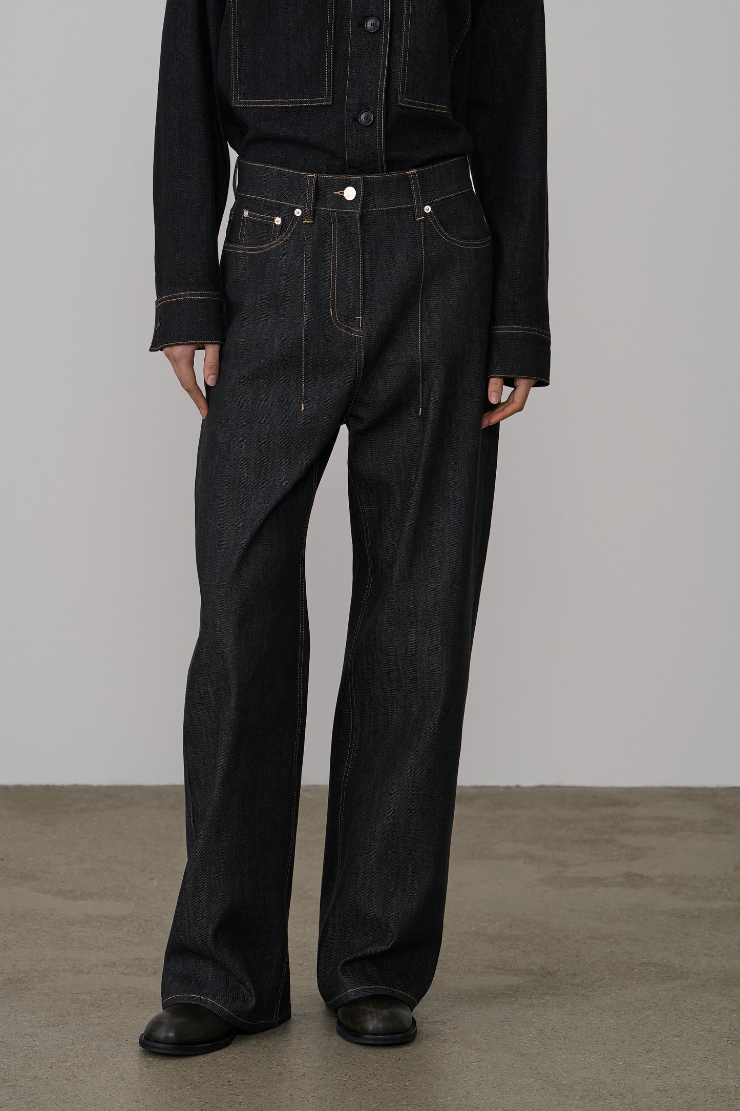 STRUCTURED O-LINE RAW DENIM PANTS