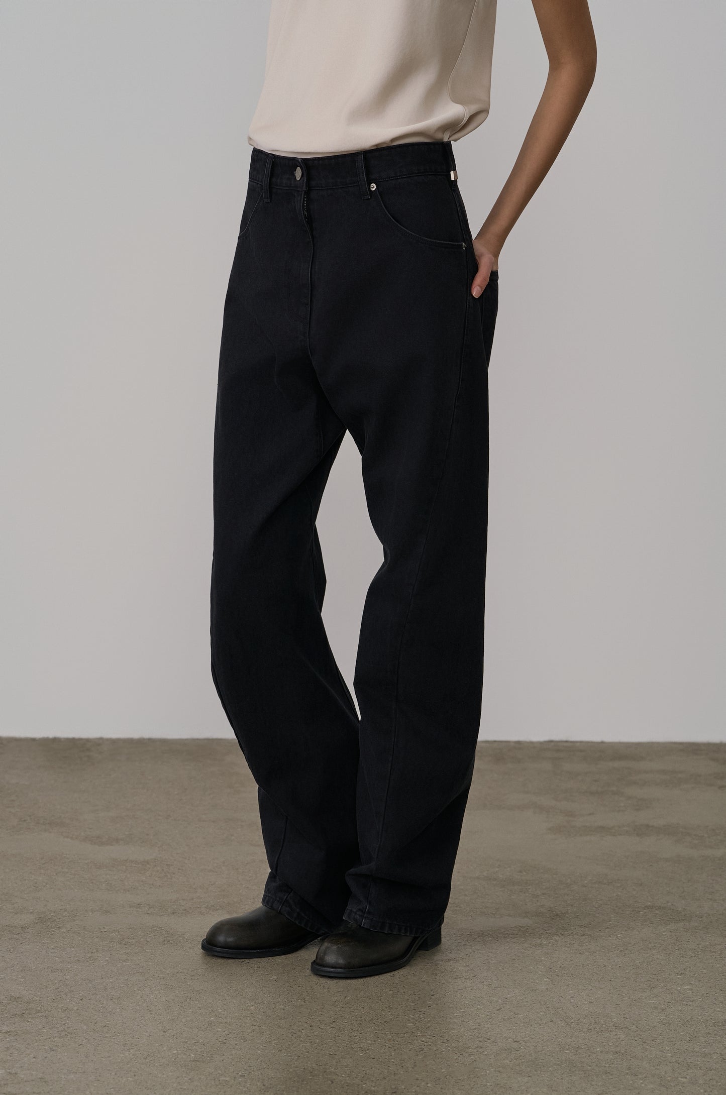 STRUCTURED O-LINE RAW DENIM PANTS
