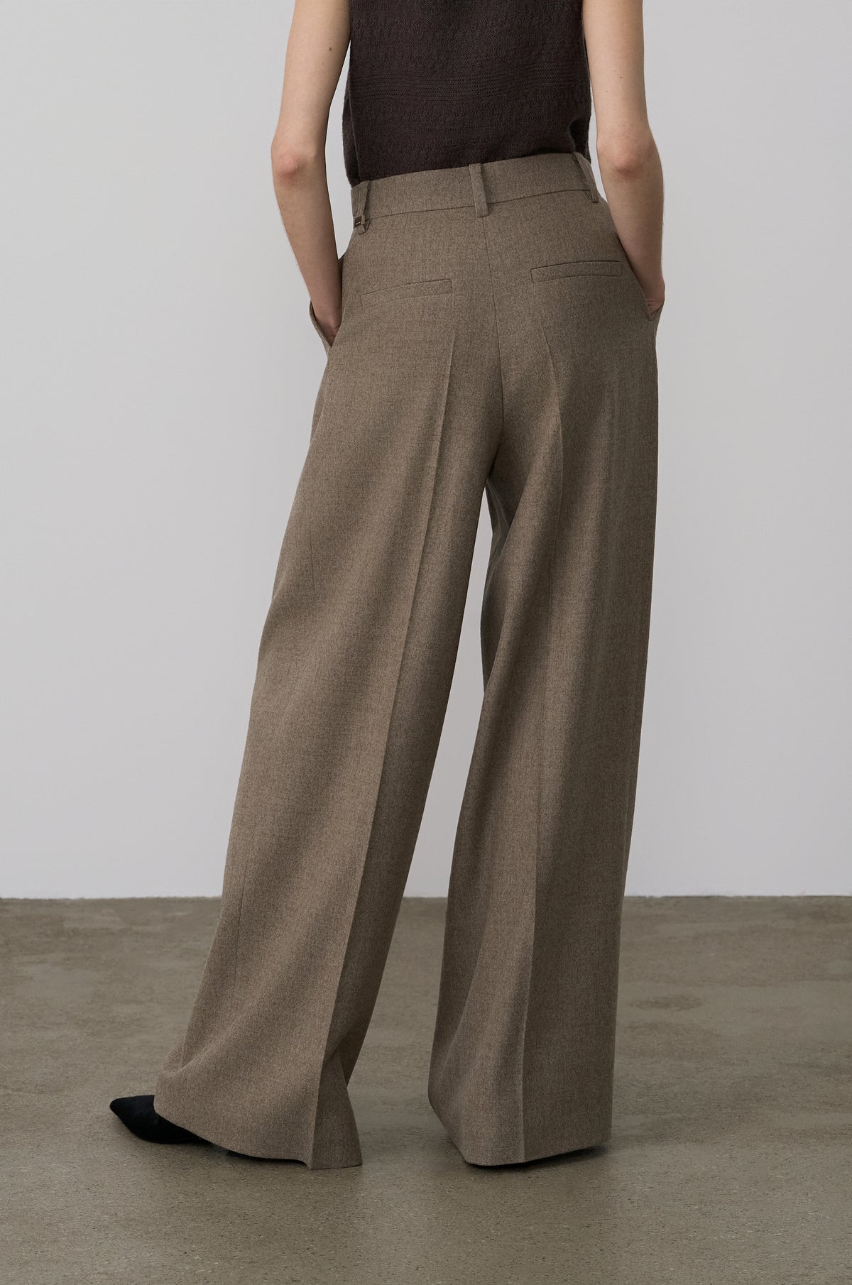 CLASSIC TWO-TUCK WIDE-FIT PANTS