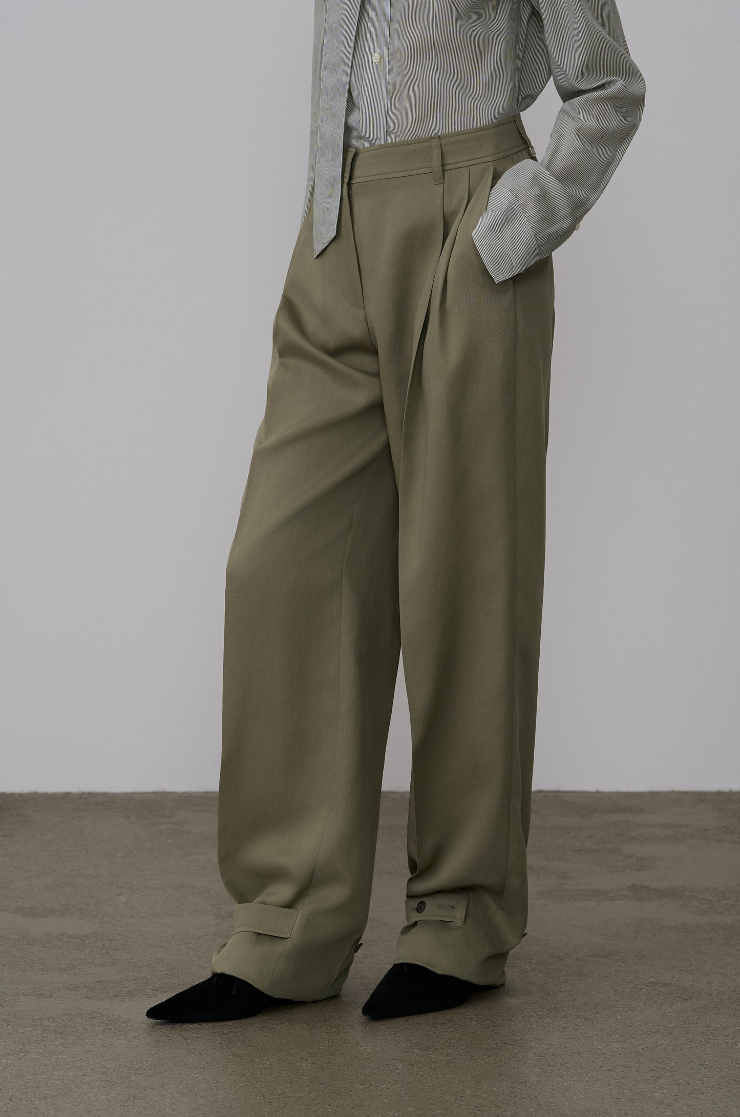 CLASSIC DOUBLE PLEAT TAILORED PANTS
