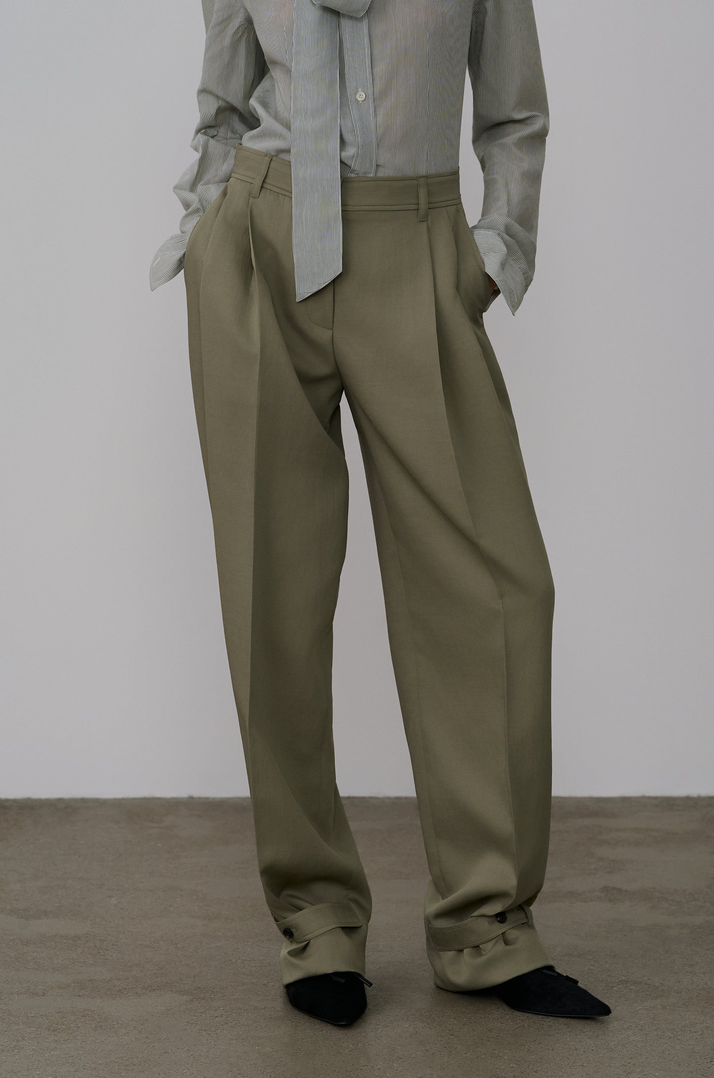 CLASSIC DOUBLE PLEAT TAILORED PANTS