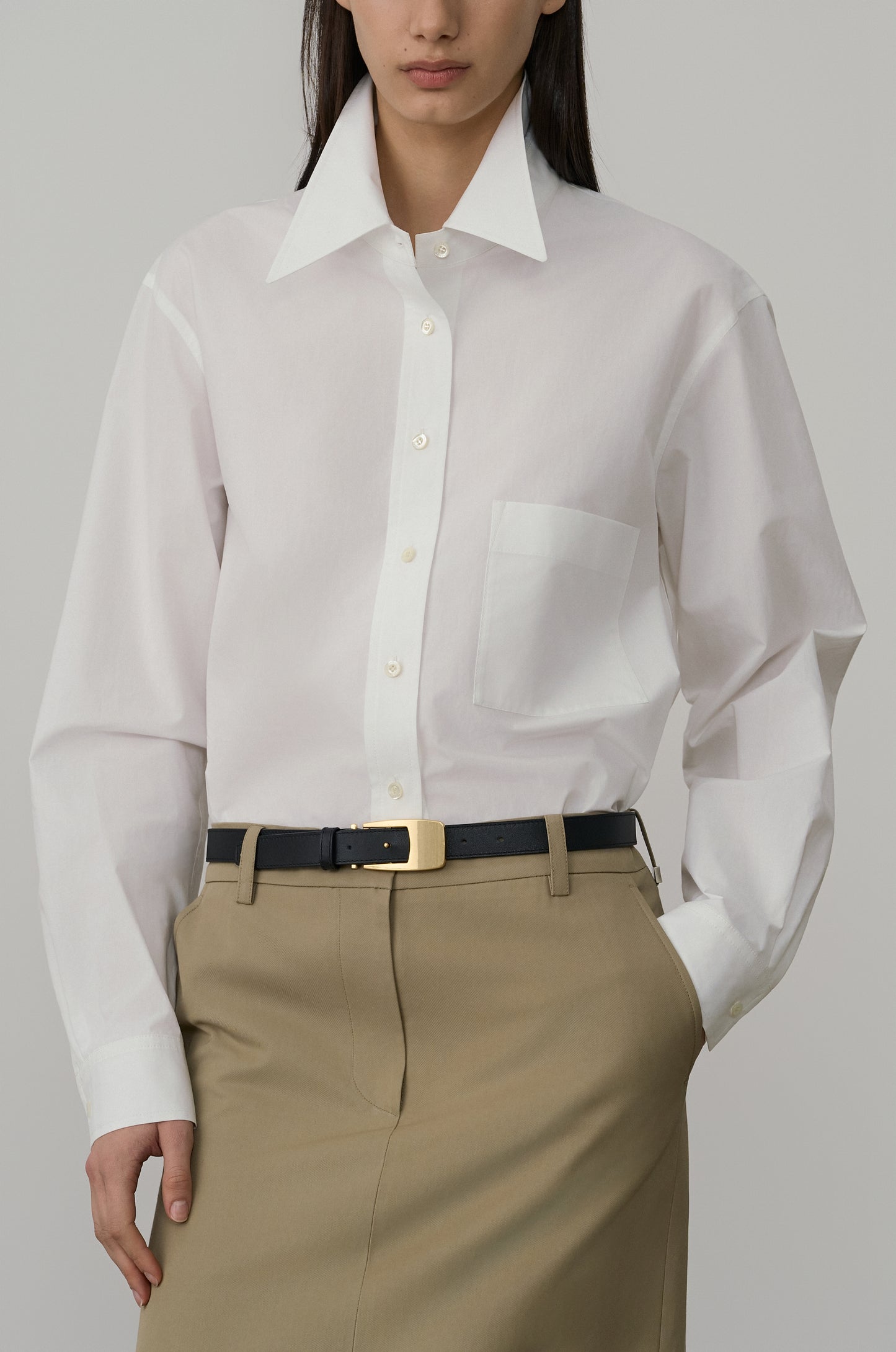 CLASSIC BUTTON-UP SHIRT