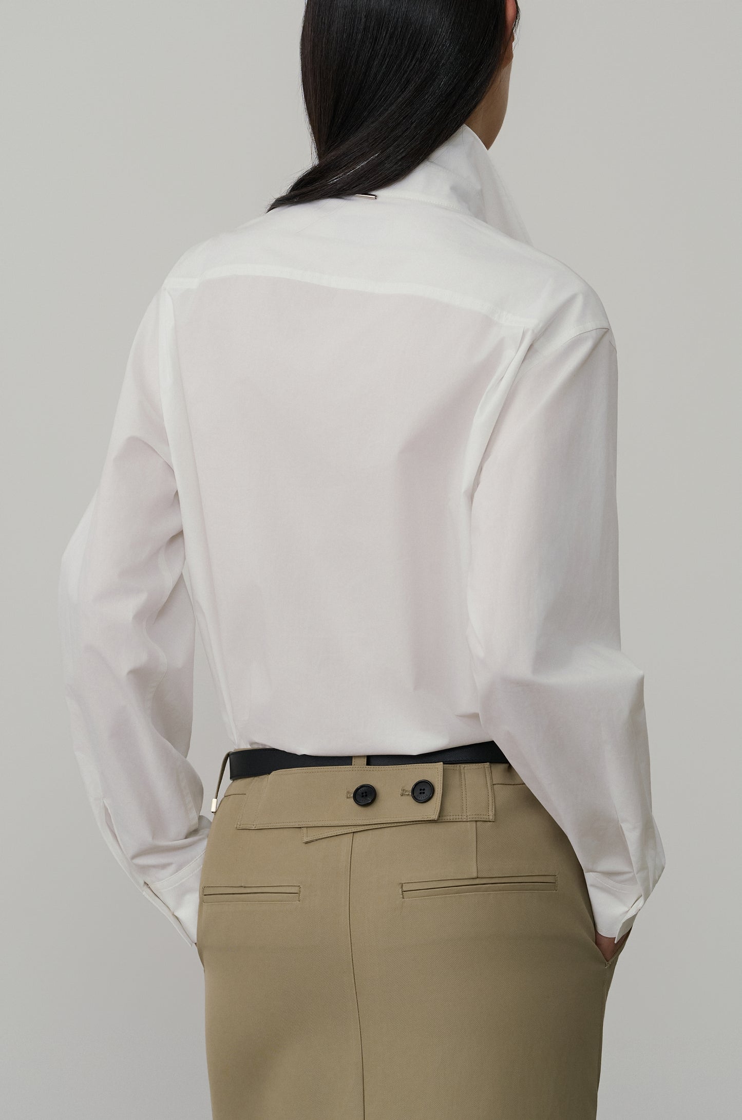 CLASSIC BUTTON-UP SHIRT