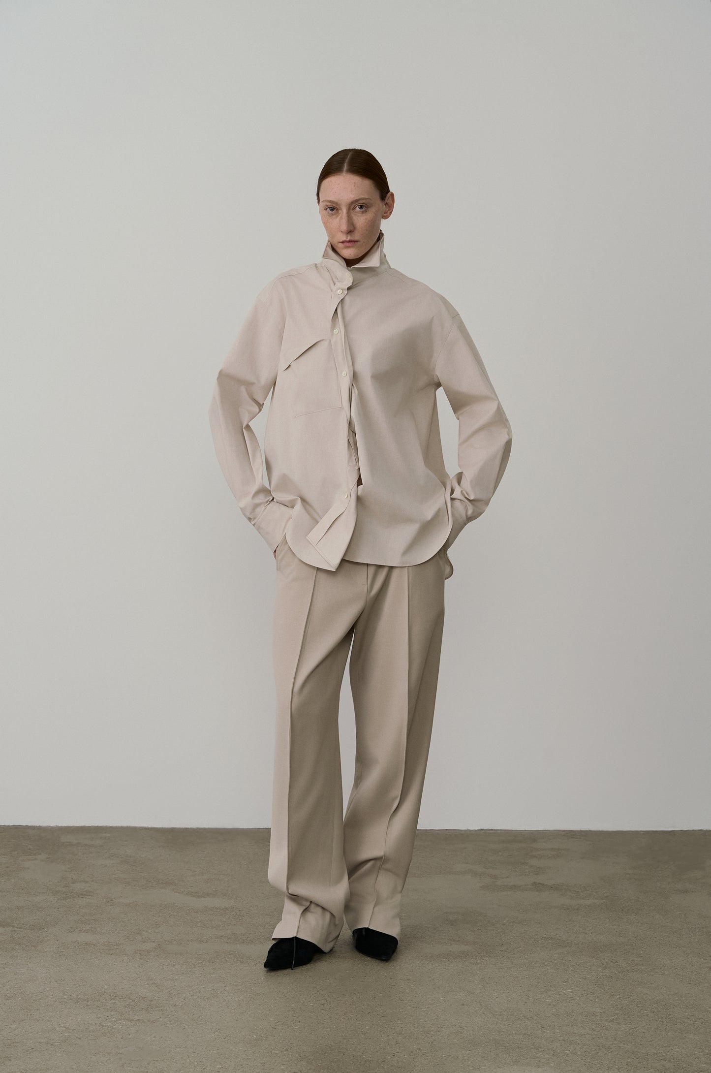 TWISTED WIRED-COLLAR SHIRT