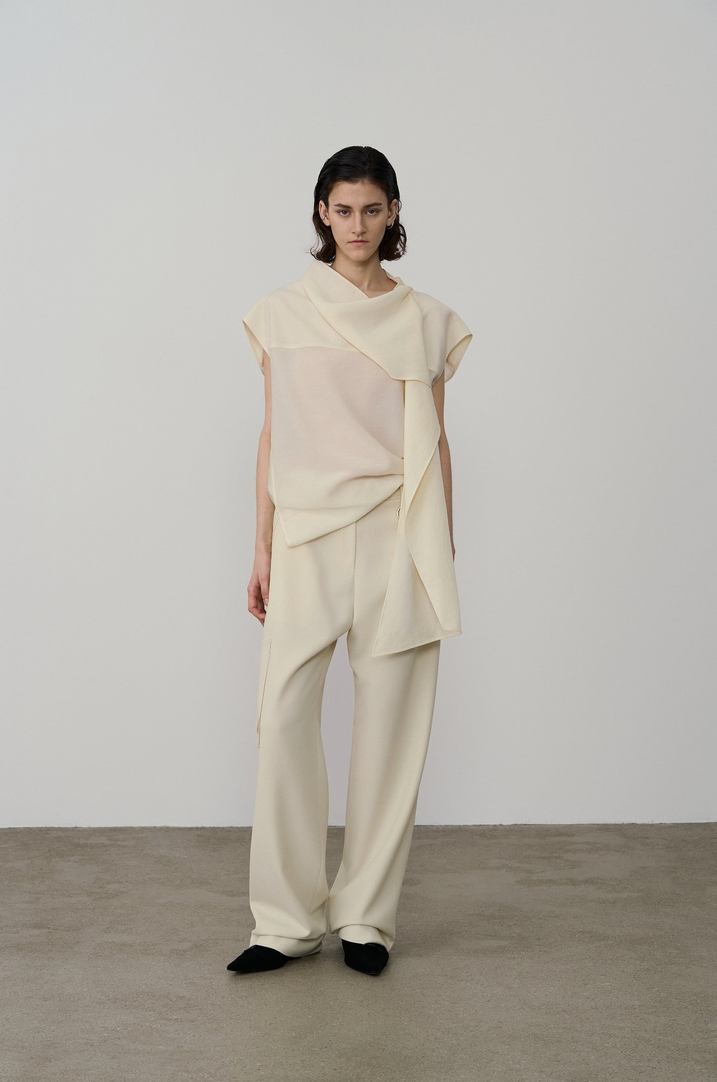 SCARF-TIE SILHOUETTE BLOUSE