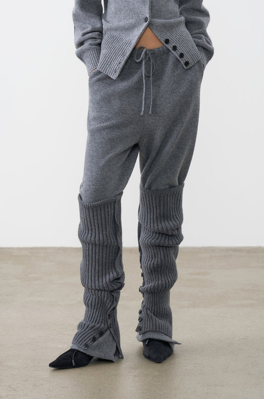 BUTTONED CONVERTIBLE KNIT PANTS