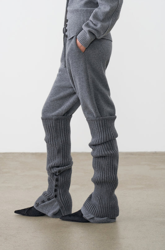 BUTTONED CONVERTIBLE KNIT PANTS