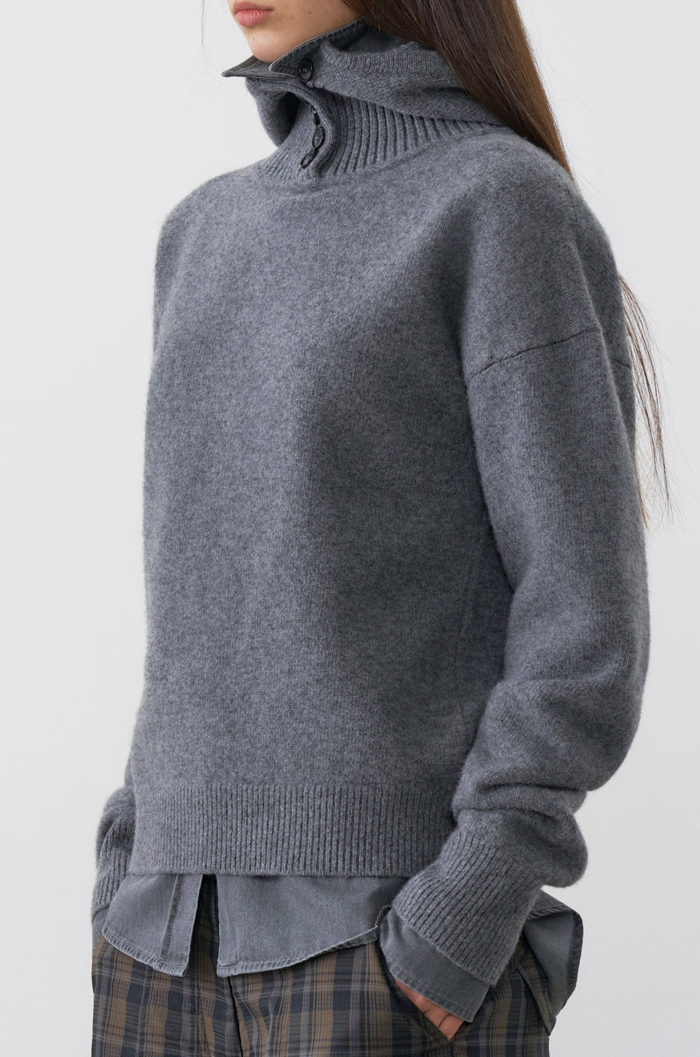 BUTTONED HOODED KNIT TOP