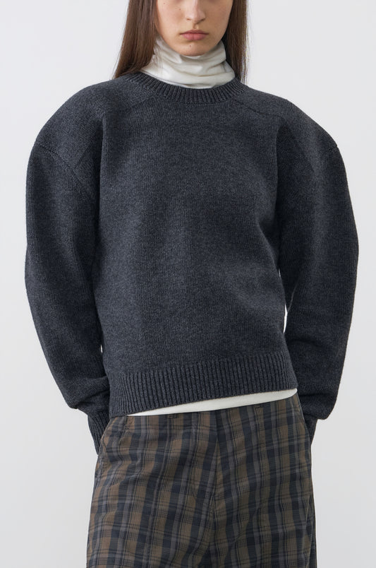 CONTRAST PANEL CREW-NECK KNIT TOP