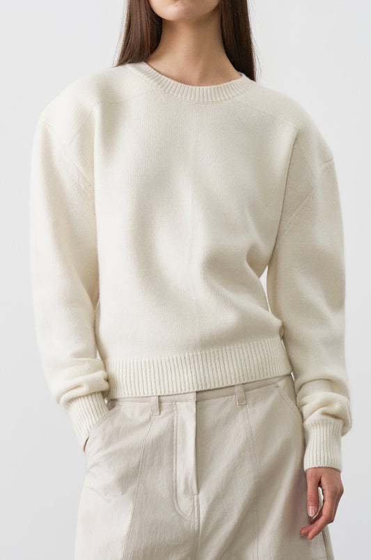 CONTRAST PANEL CREW-NECK KNIT TOP
